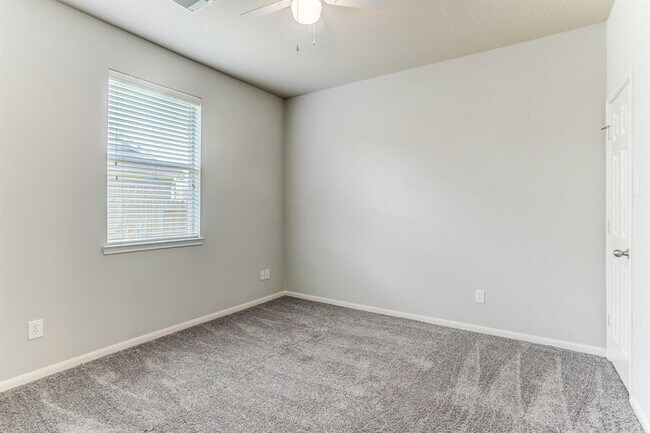Building Photo - 6126 Bradford Ln