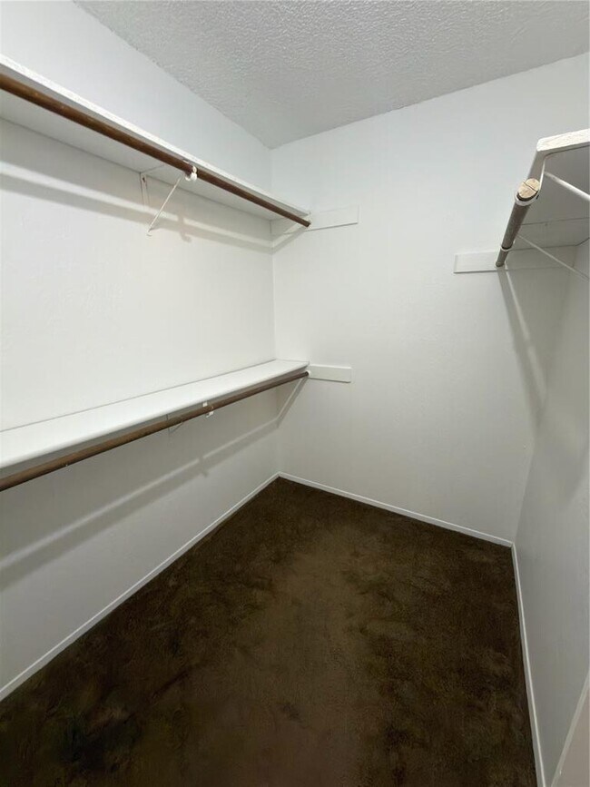 Building Photo - 5601 Porsche Ln