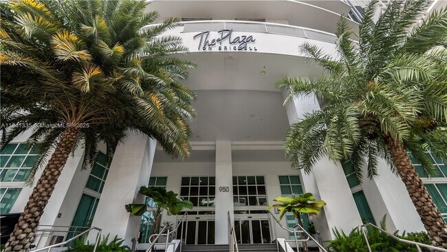 Building Photo - 950 Brickell Bay Dr