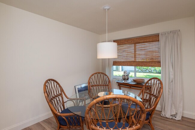 Building Photo - 3372 SE Court Dr