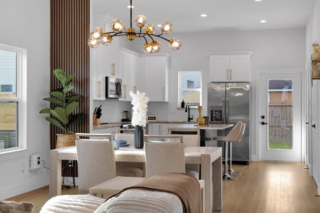 Building Photo - 6726 Dumble St