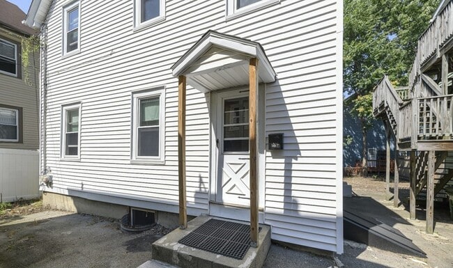 Building Photo - 37 Cottage St
