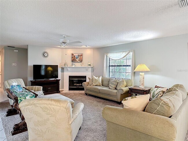 Building Photo - 290 Rotonda Cir