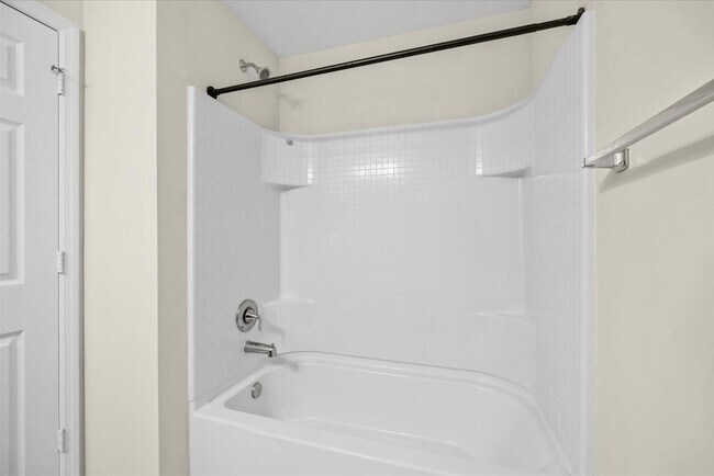 Building Photo - 8736 98th Ct