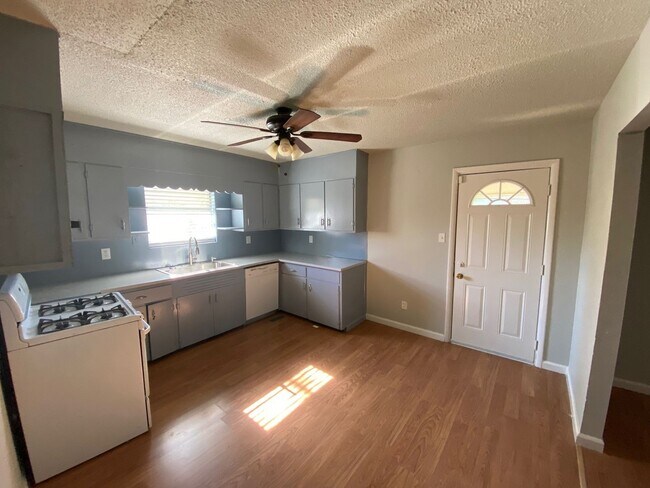 Building Photo - 4029 Stone Dr