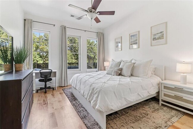 Building Photo - 1430 Dresden Dr NE