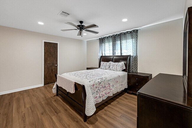 Building Photo - 18210 Barbuda Ln