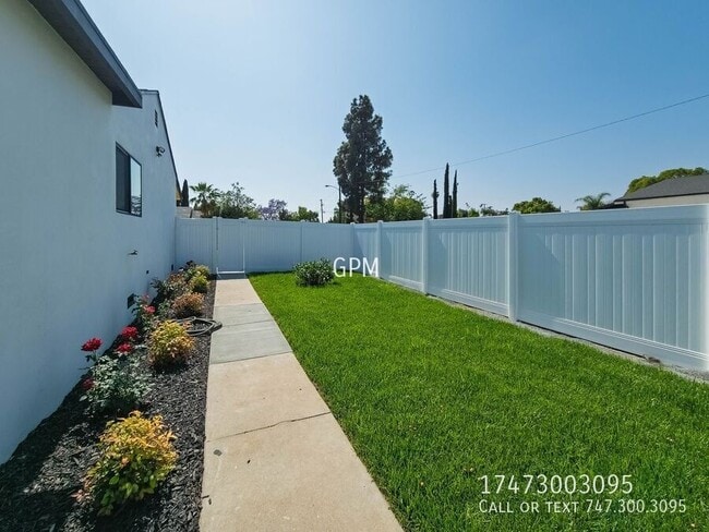 Building Photo - 6454 Gentry Ave