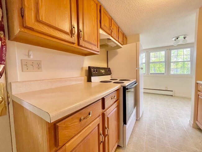 Building Photo - 17 Warren Rd