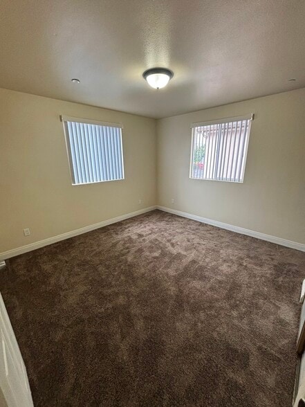 Building Photo - 755 E 76th St