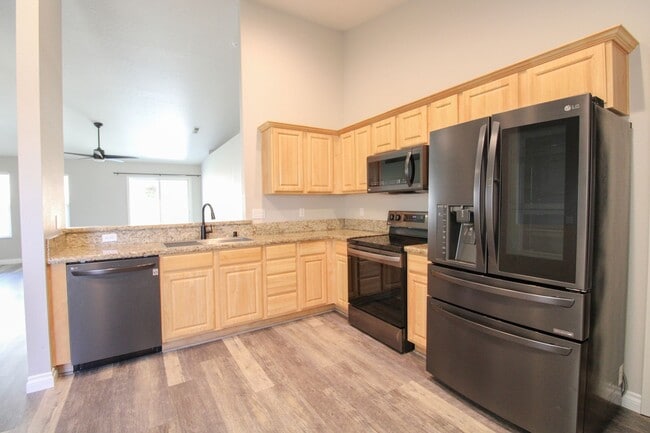 Building Photo - 3 bedroom, 2 bathroom home in Middleton!