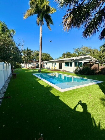 Building Photo - 4681 SW 26th Ter