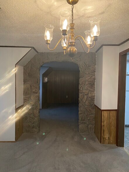 Building Photo - 190 Clover Pl