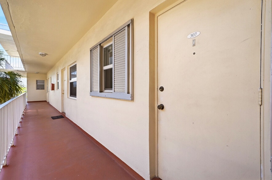 Entrance - 1747 Rodman St