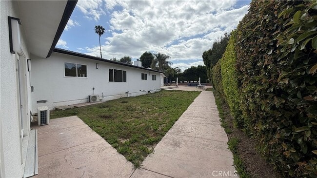 Building Photo - 5855 Shirley Ave