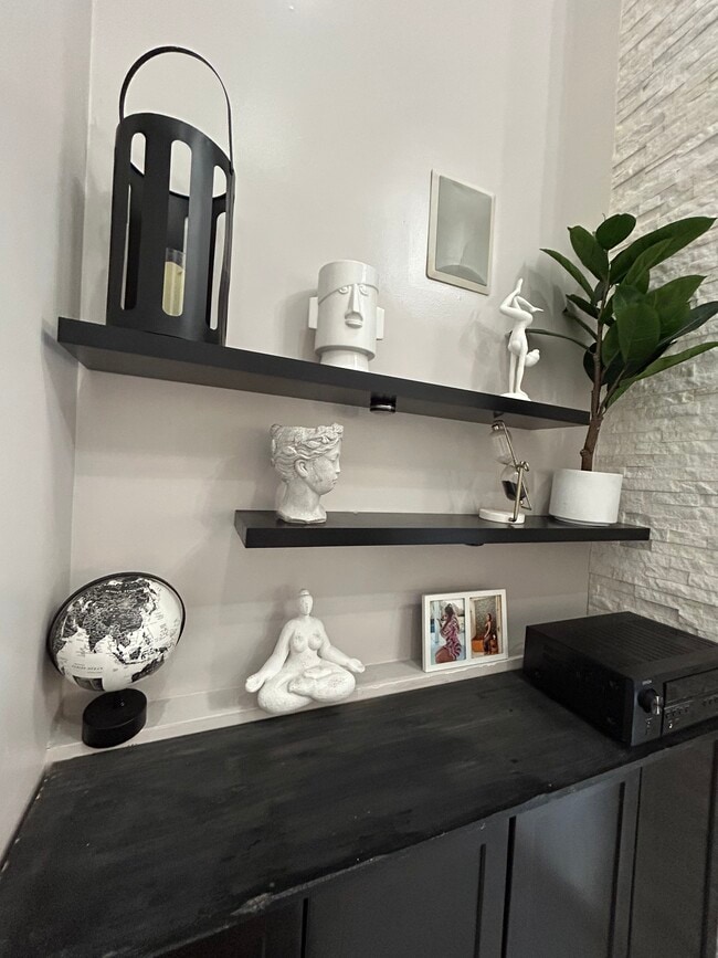 Building Photo - 2535 Village Creek Landing SE