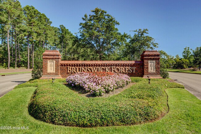 Building Photo - 3253 Gardenwood Dr