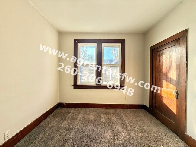 Building Photo - 907 Lincoln Ave