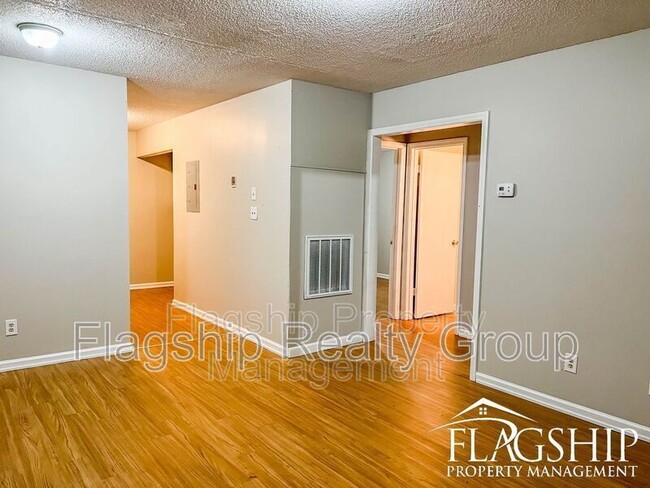 Building Photo - 209 Connie Cir
