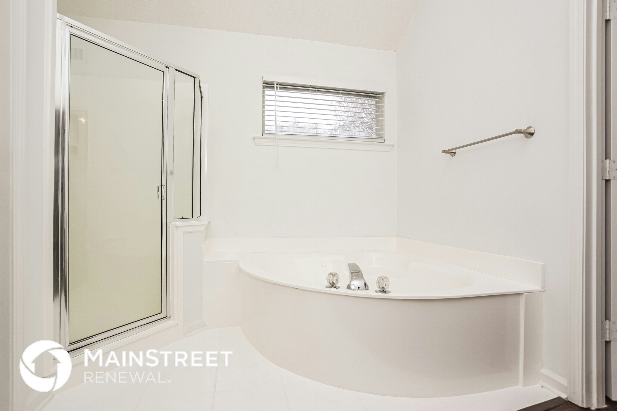 Building Photo - 7122 Queens Crown Ct