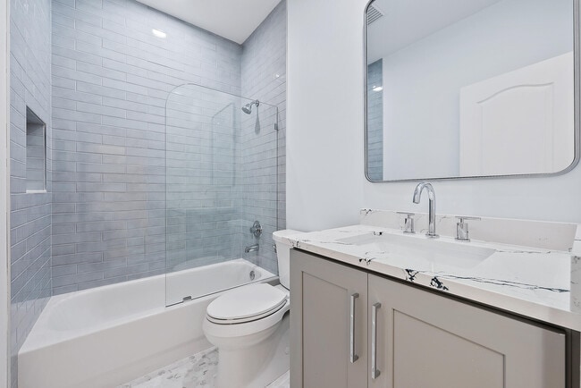 Building Photo - 130 Day Lily Dr