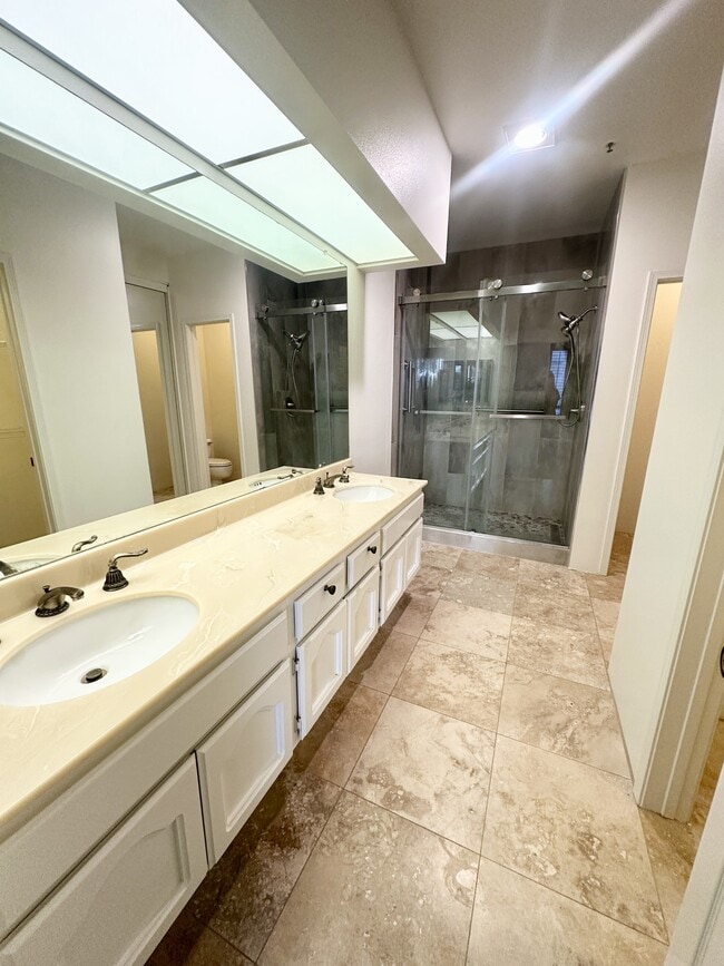 Building Photo - 5865 Friars Rd