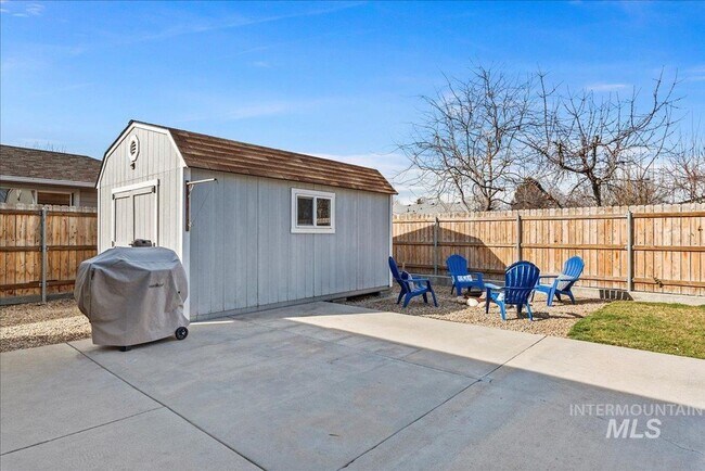 Building Photo - Cute 3 bedroom 2 Bathroom House!