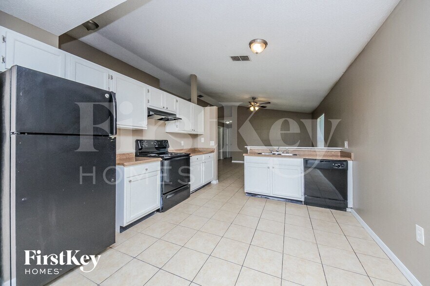 Building Photo - 7560 Groveoak Dr