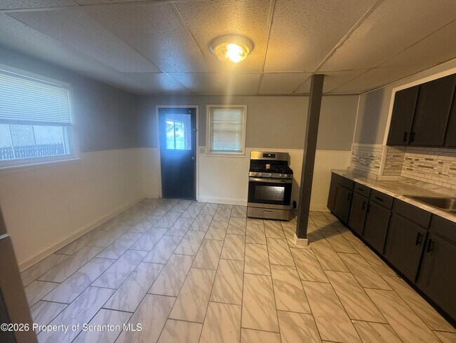 Building Photo - 2030-2032 Washburn St