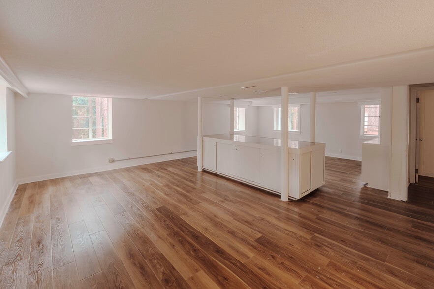 Building Photo - 1010 Bion Butler Rd