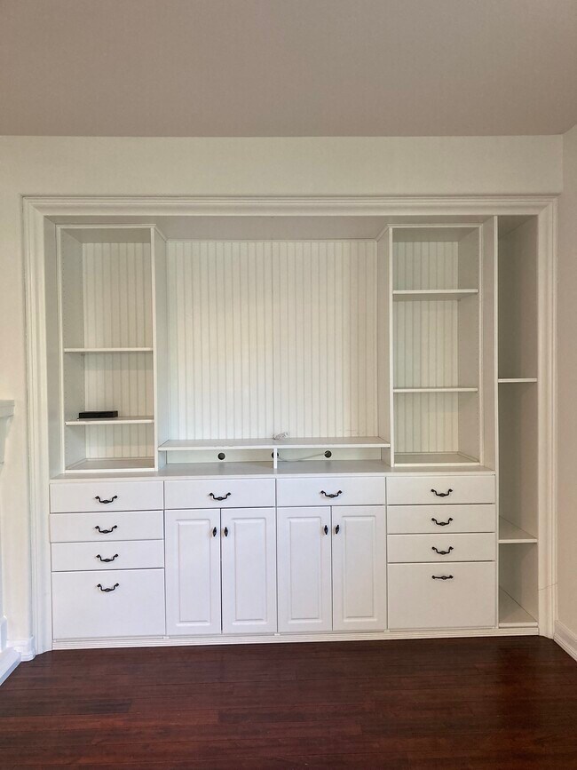 Building Photo - 45374 Willowick St