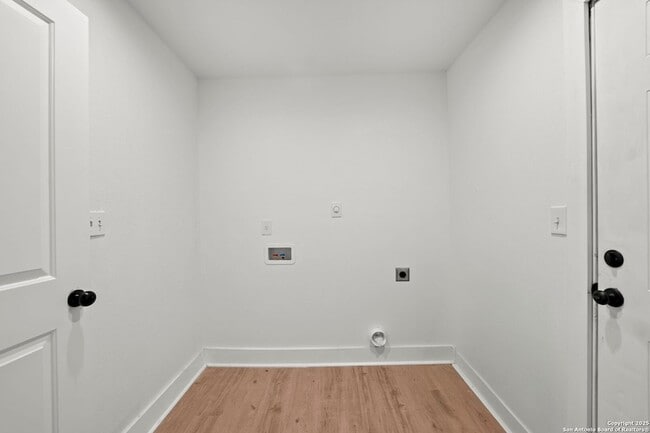Building Photo - 725 Westfall Ave
