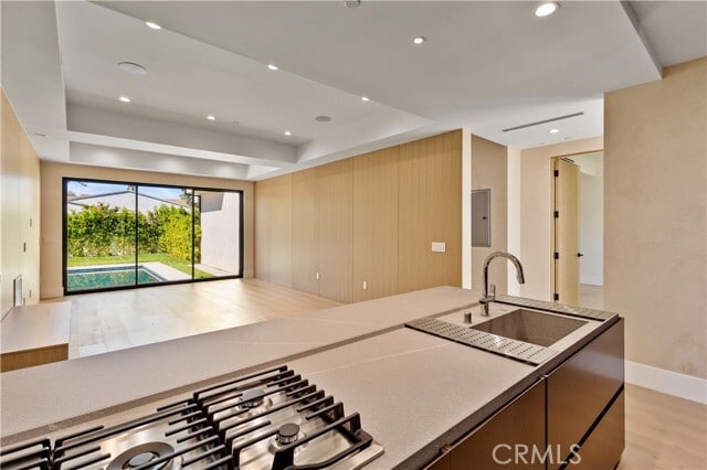 Building Photo - 5935 Yarmouth Ave