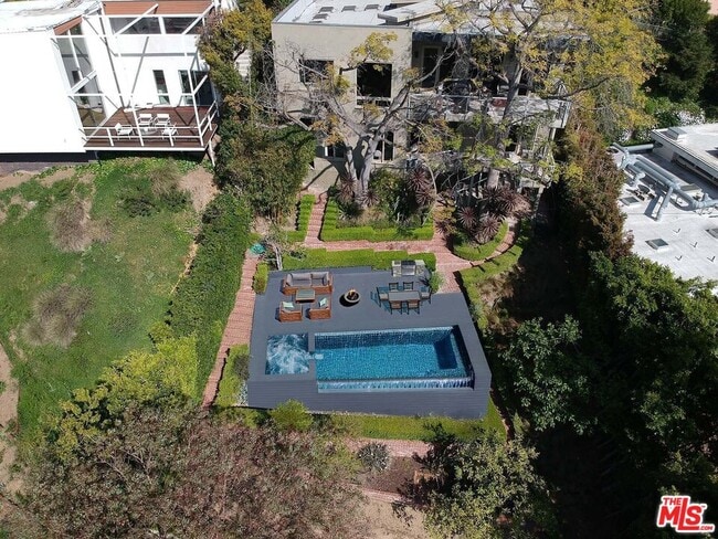 Building Photo - 1415 Summitridge Dr