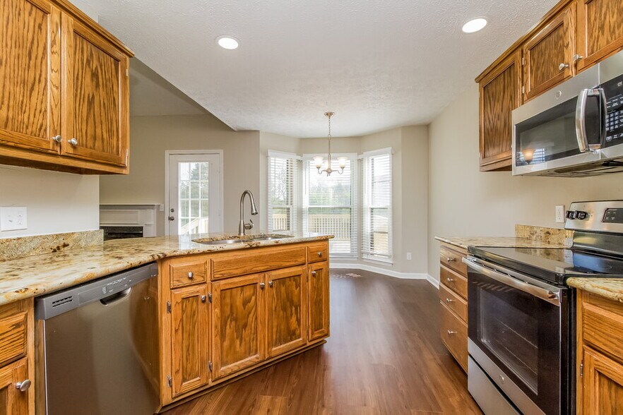 Building Photo - 412 Shadowood Dr