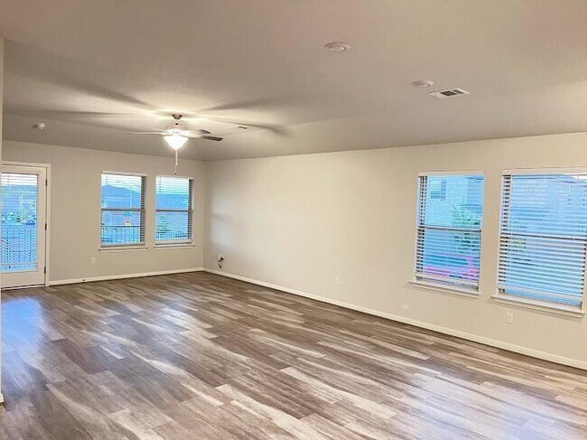 Building Photo - 1629 Dubiel Dr