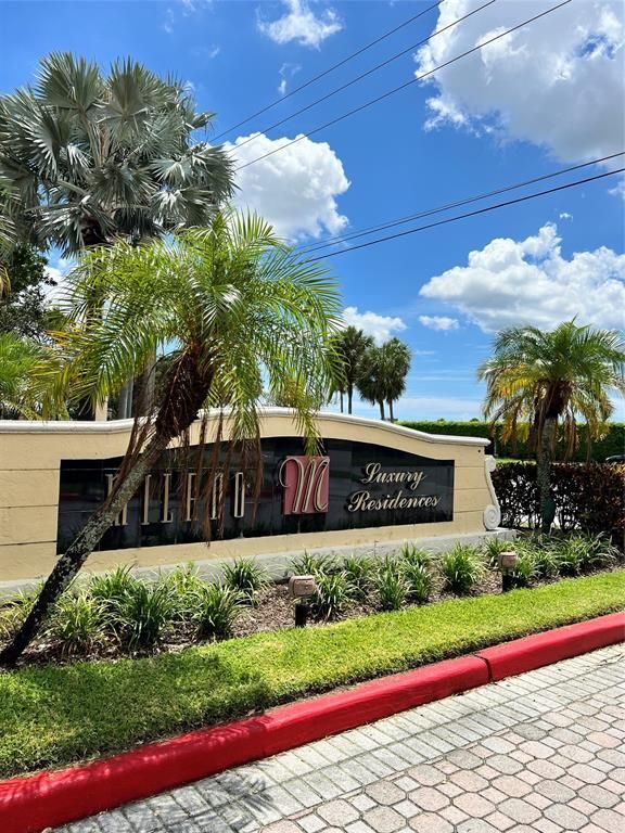 Primary Photo - 1749 Village Blvd