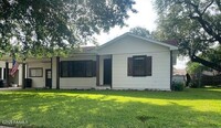 Building Photo - 306 Azalea Dr