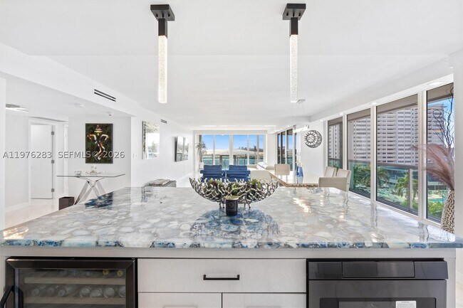Building Photo - 2100 S Ocean Dr