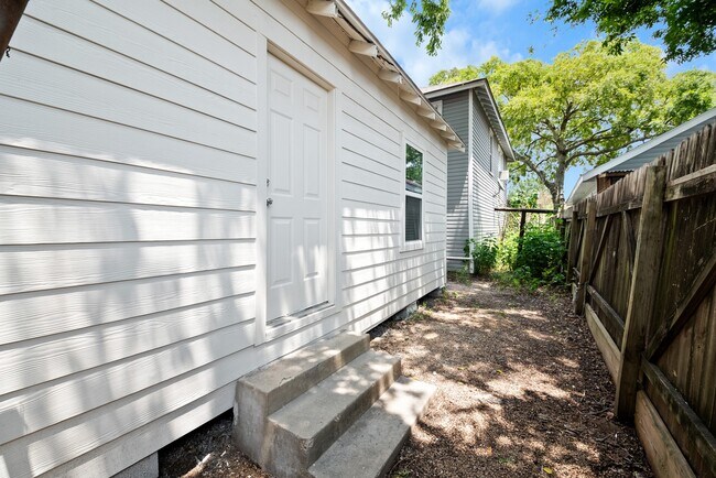 Building Photo - 5110 Avenue H