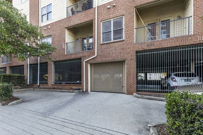 Building Photo - 116 31st Ave N