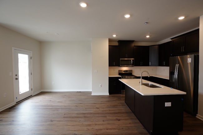 Building Photo - 259 Talucci Dr