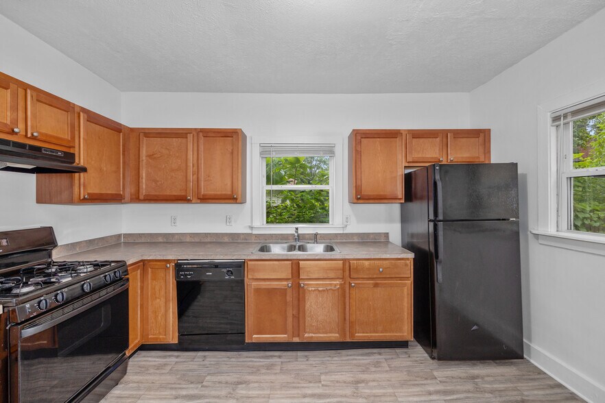 Building Photo - 646 Veto St NW