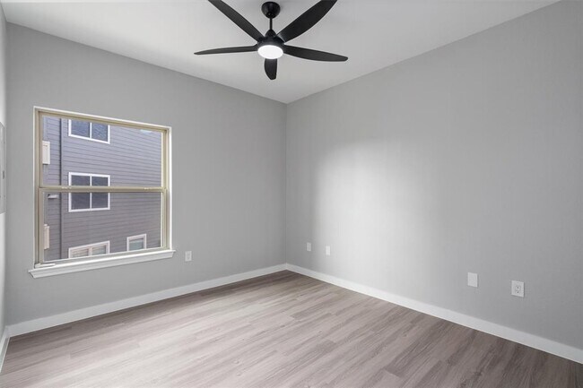 Building Photo - 2320 Gracy Farms Ln