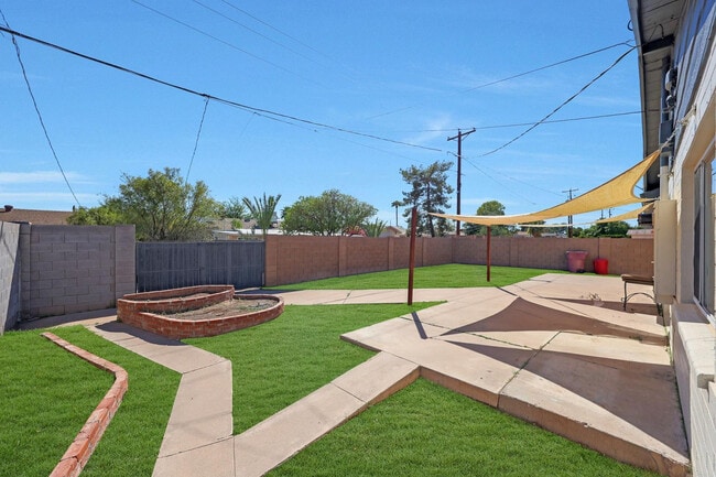 Building Photo - 7031 E Loma Land Dr