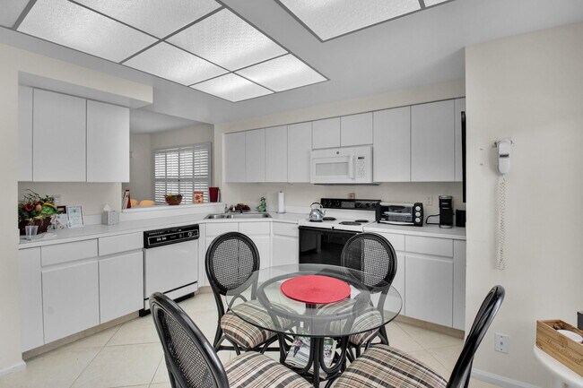Building Photo - 7380 Clunie Pl