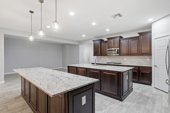 Building Photo - 23111 Via Del Oro