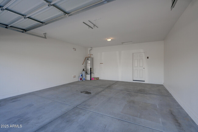 Building Photo - 42027 N Wollemi St