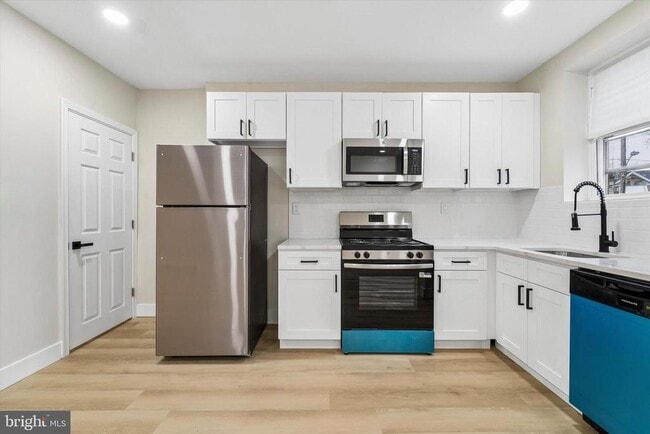 Building Photo - 5959 Upland Way