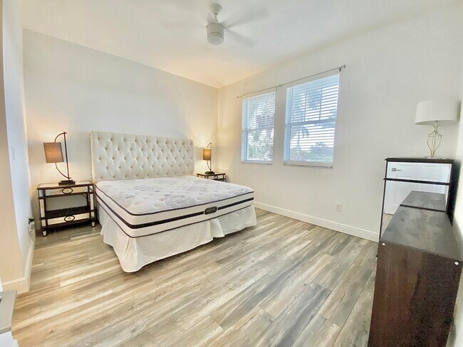 Building Photo - 850 Millbrae Ct